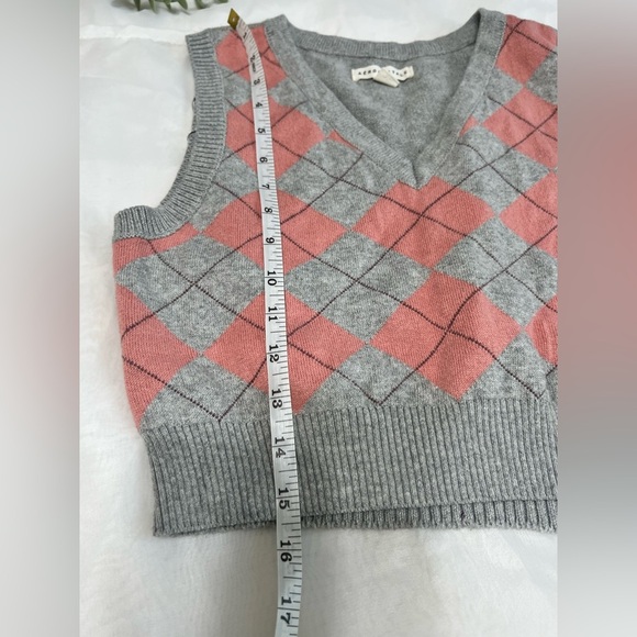 Aeropostale Grey Pink argyle cropped sweater vest Size Small - Picture 4 of 7